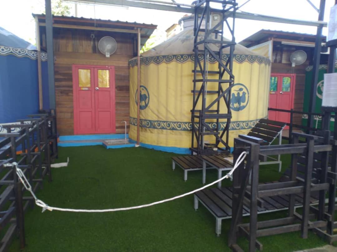 Rick Resort Teluk Intan Exterior foto